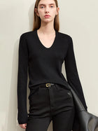 Elegant U-Neck Slim-Fit Knitted Pullover for Autumn Casual Wear