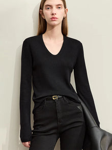 Elegant U-Neck Slim-Fit Knitted Pullover for Autumn Casual Wear